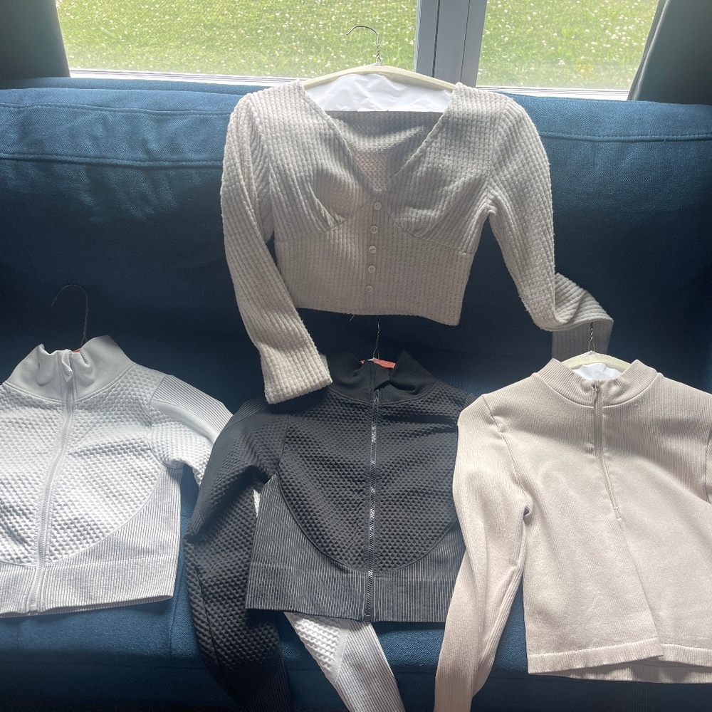 4 active cropped tops and jackets
